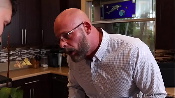 Gay stepson found out stepdad’s secret and got by daddy on the kitchen