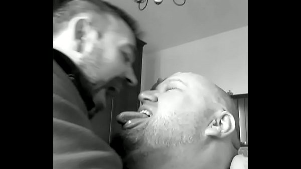 baiser! kiss! beso! bacio!