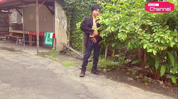[Hansel Thio Channel] Public Nude – I Strip For Practice Casting Adult Magazine Photo Shoot Job At Downtown Garden Part 1