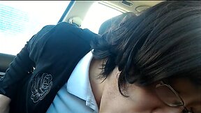 Amateur Asian CD gives car bj