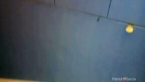 Fui mijar na rua da pegacão e acabei dando a bunda ao novinho dotado