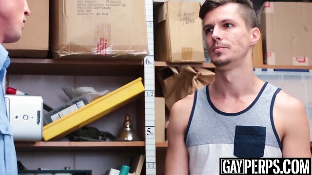 Officer blasts suspect with final act of force