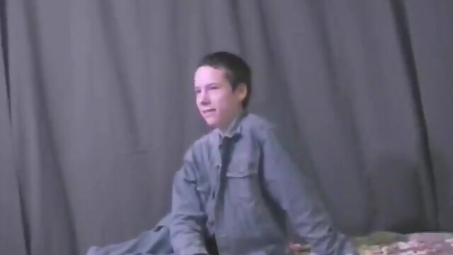 Aroused stud can├втВмтДвt stop masturbating.