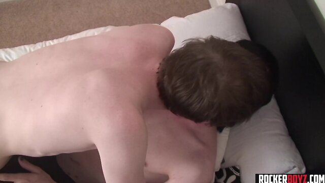 Slut boy knocked off by a chubby teenager dick