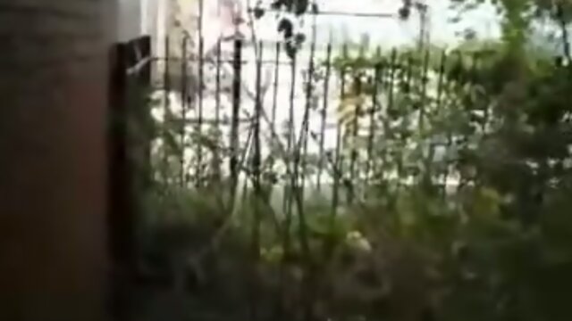 Builder sucking a cruisers cock