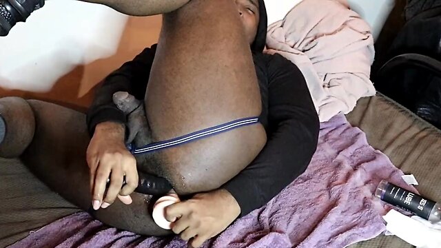 Double-penetrating bamaboichrisxxxs jock bussy and hearing the wet raunchy sounds