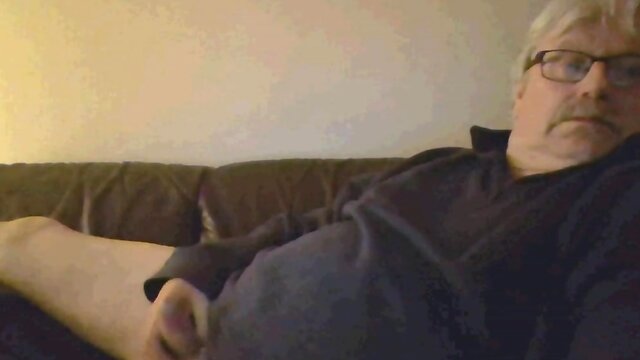 More old man jacking