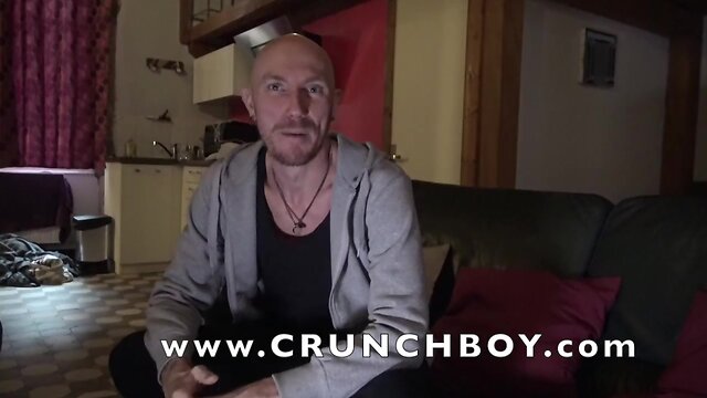 This is kyle a sexy french teenager top how accept to fuck a sexy papa for gay