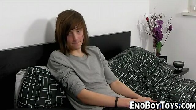 Young emo twink masterbates