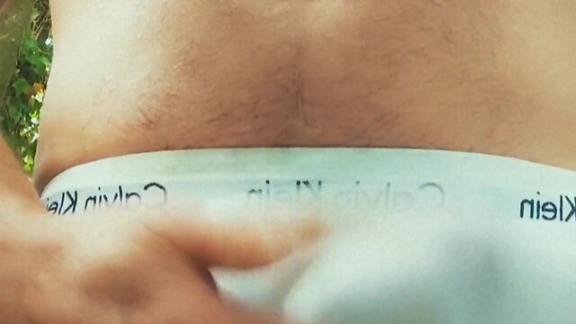 Pissing and cumming in the trees