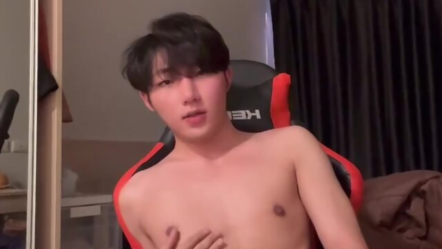 Exploring the sensual world of teetw_x_: an asian and thai adventure sensual exploration